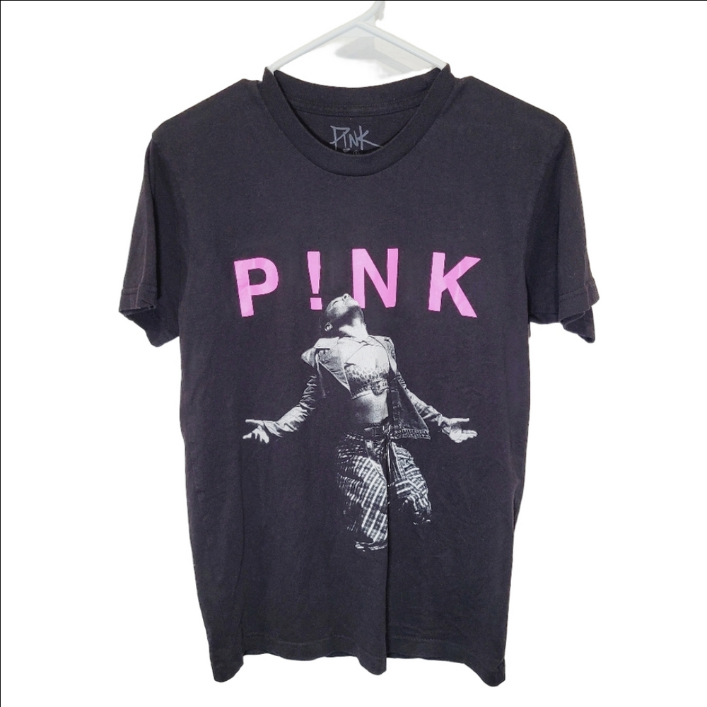 PINK 2023 Summer Carival Concert Black Graphic T-Shirt